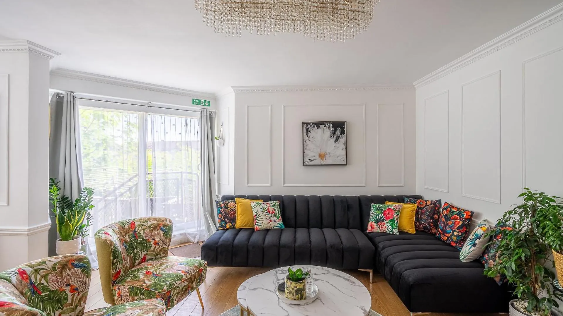 City Centre House - 5 Bedrooms - Sleeps 9 - Parking Edinburgh