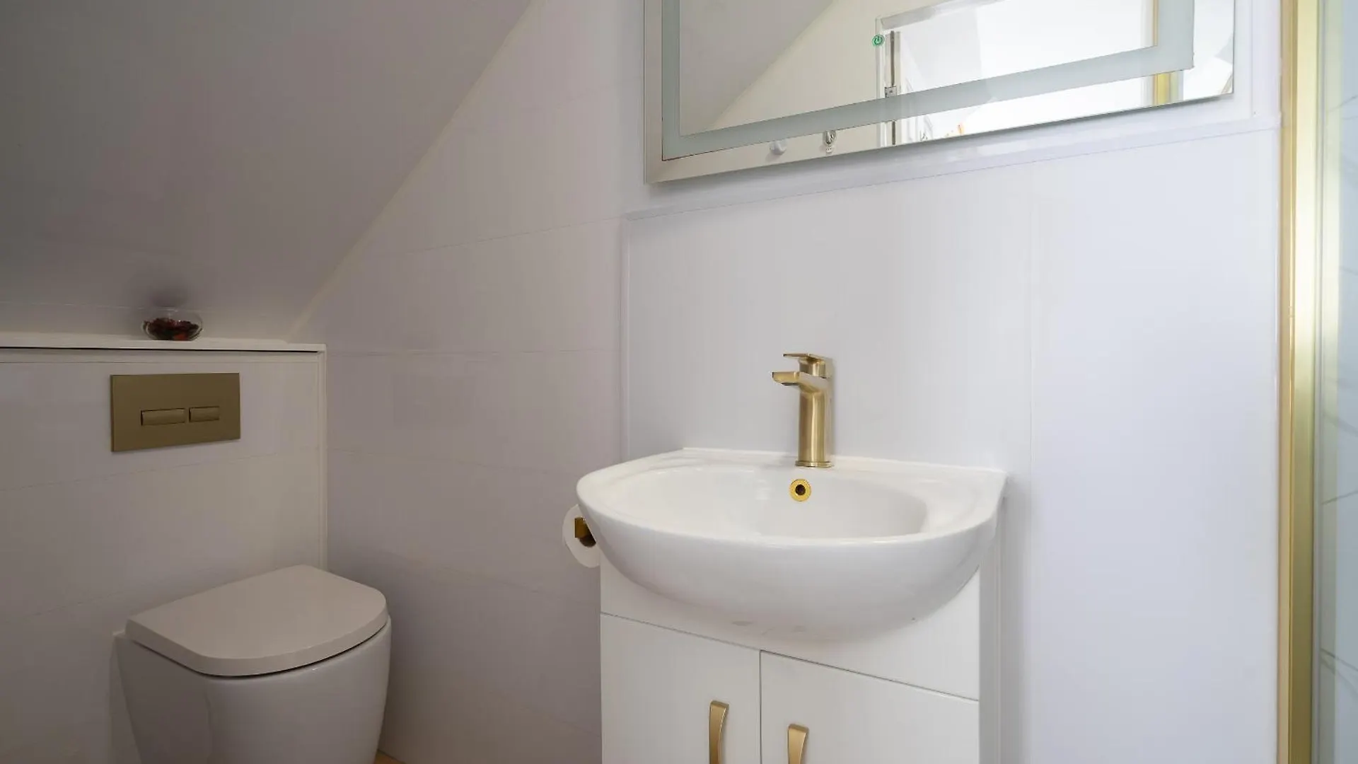 Holiday home City Centre House - 5 Bedrooms - Sleeps 9 - Parking Edinburgh