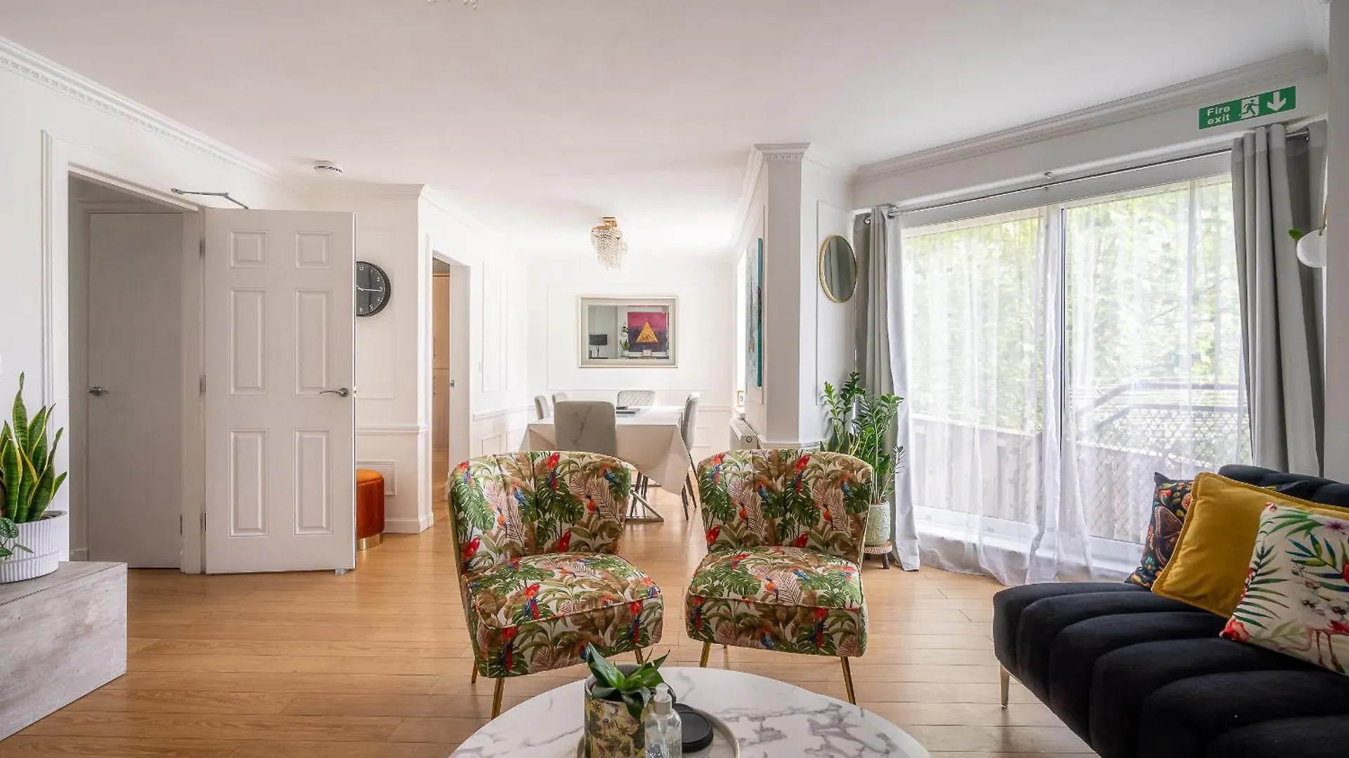 Holiday home City Centre House - 5 Bedrooms - Sleeps 9 - Parking Edinburgh