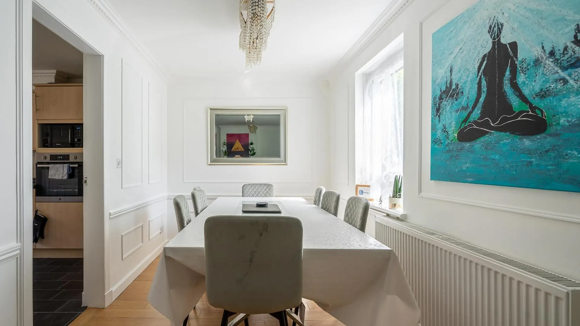 City Centre House - 5 Bedrooms - Sleeps 9 - Parking Edinburgh United Kingdom