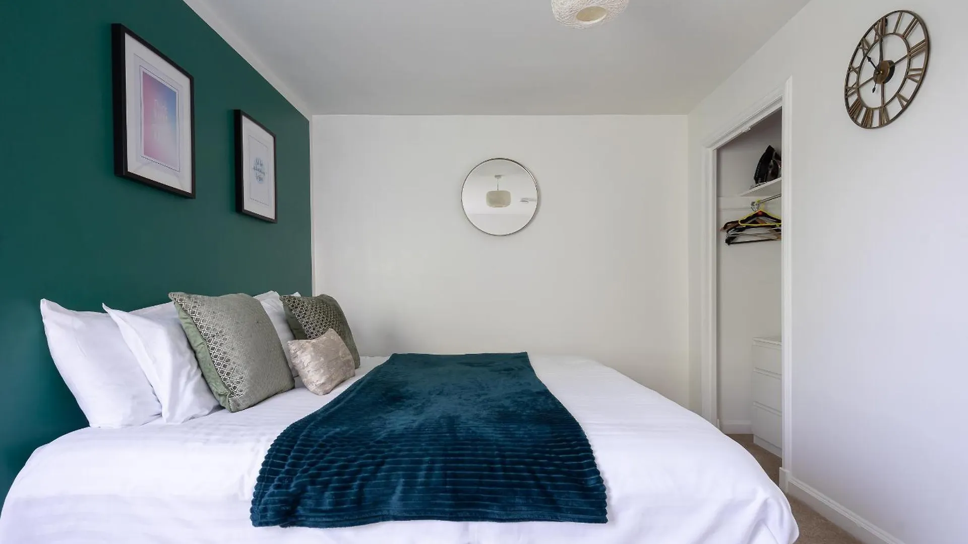 Holiday home City Centre House - 5 Bedrooms - Sleeps 9 - Parking Edinburgh United Kingdom
